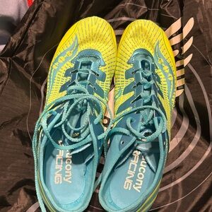 Women’s saucony ballista size 8.5